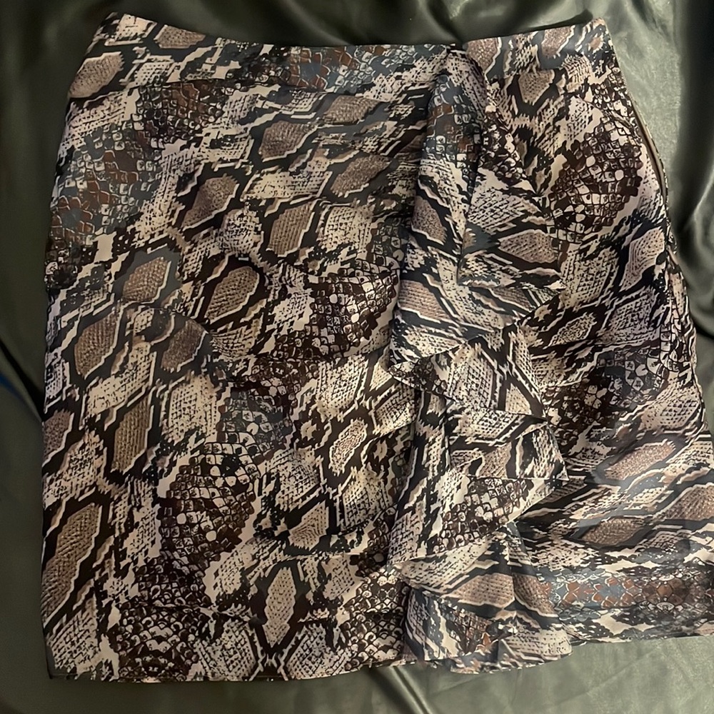 Snake print mini skirt new with tags